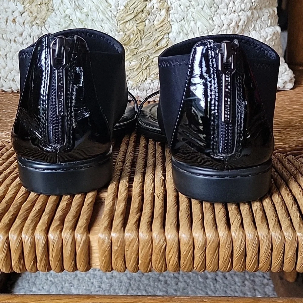 Donald J. Pliner Gelda-26, black, sandals, size 6M